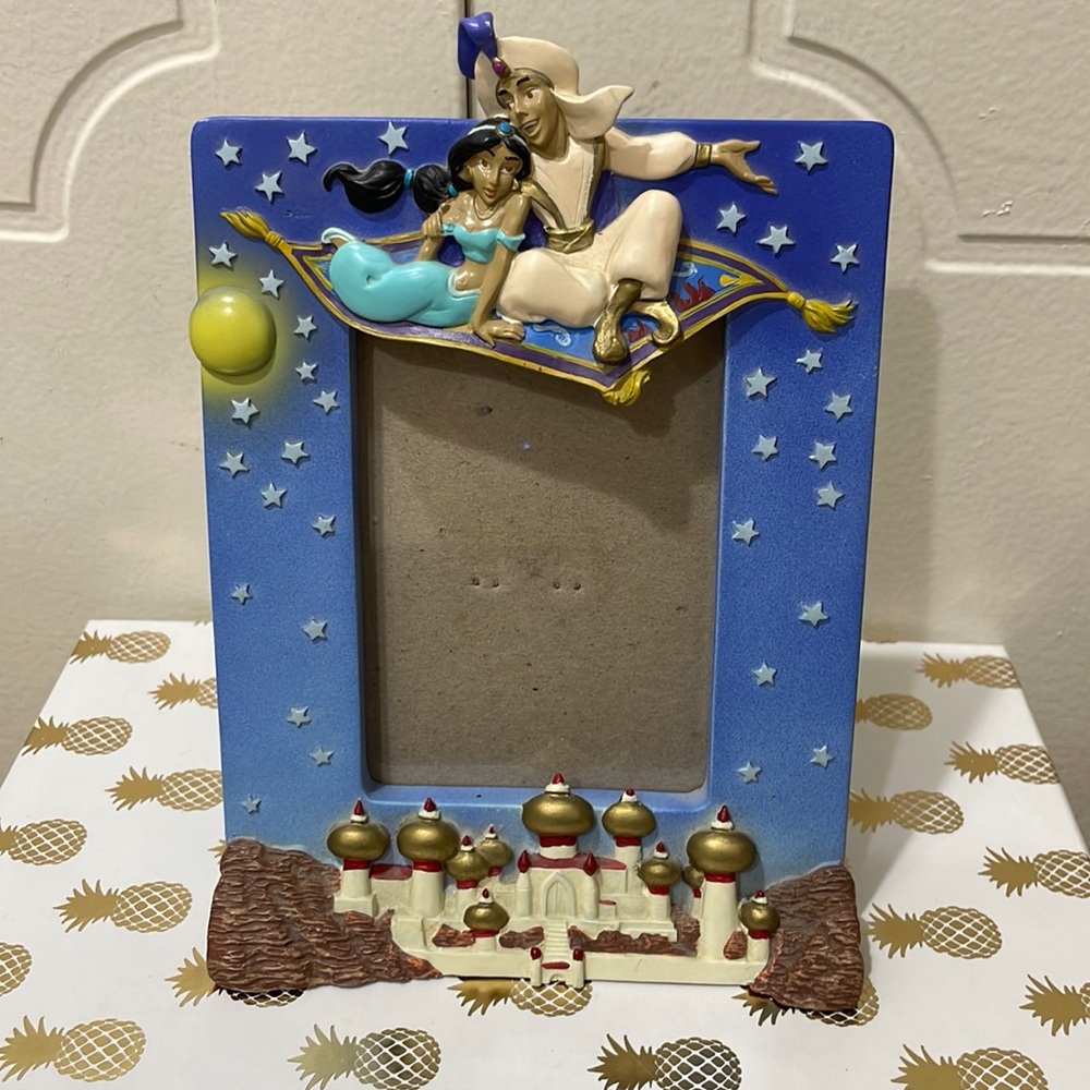VINTAGE DISNEY ALADDIN FRAME